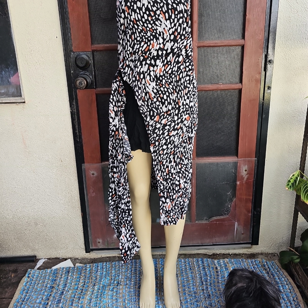 Stylish Black and White Skirt